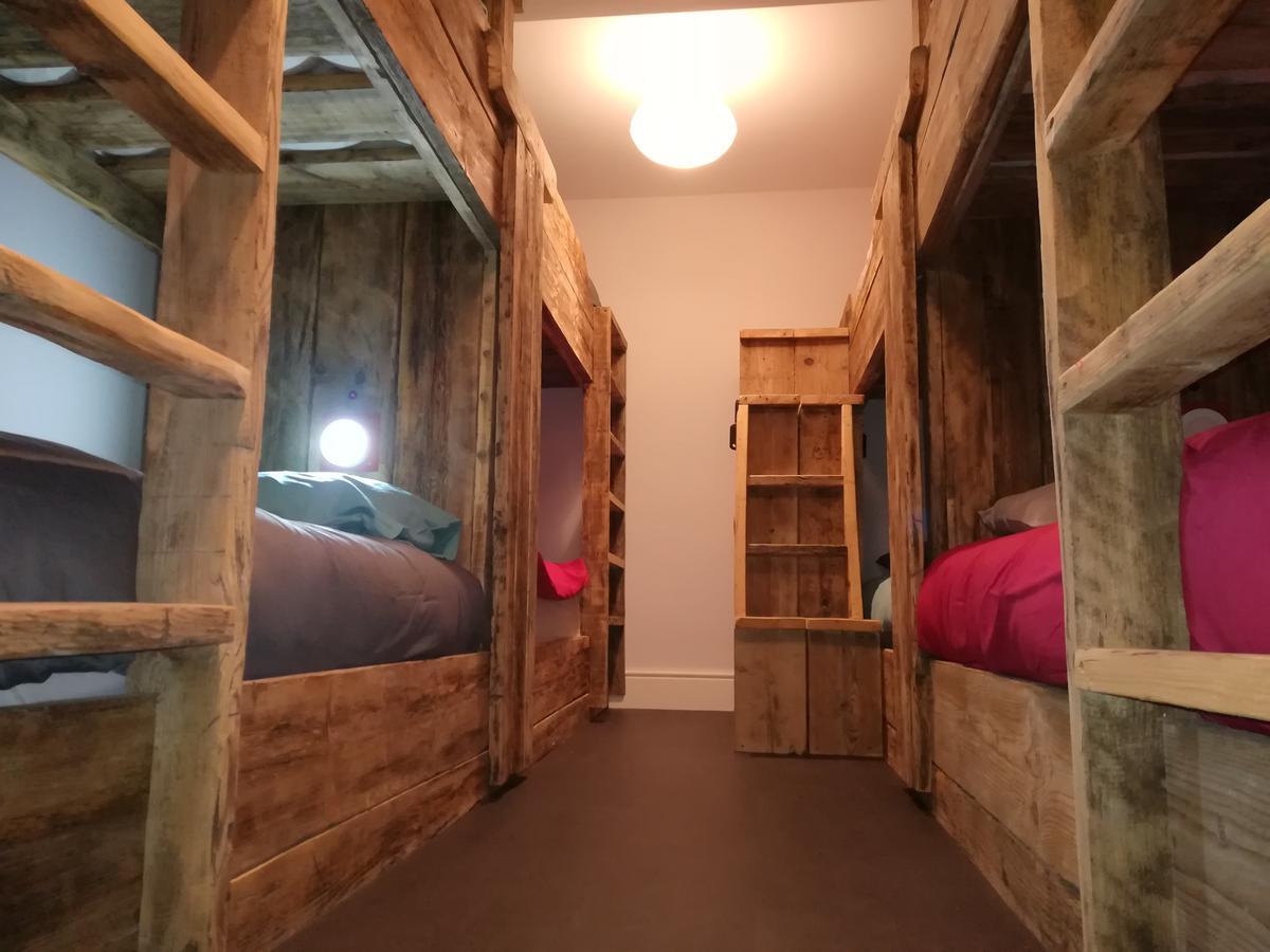 Ty Glyndwr Bunkhouse, Bar And Cafe Hostel Caernarfon Luaran gambar