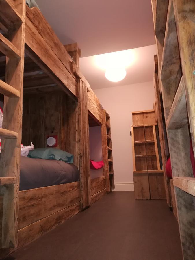 Ty Glyndwr Bunkhouse, Bar And Cafe Hostel Caernarfon Luaran gambar