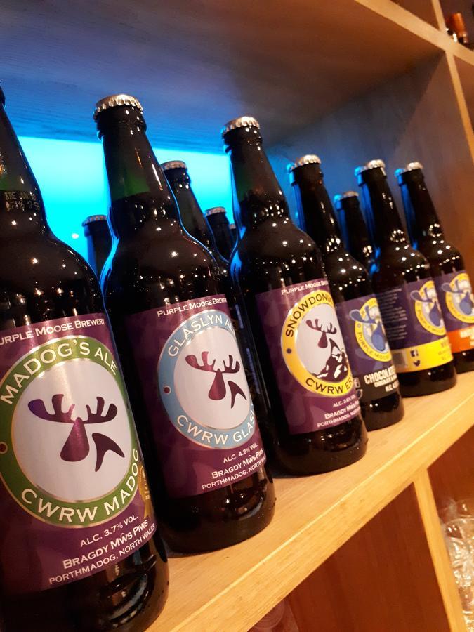 Ty Glyndwr Bunkhouse, Bar And Cafe Hostel Caernarfon Luaran gambar