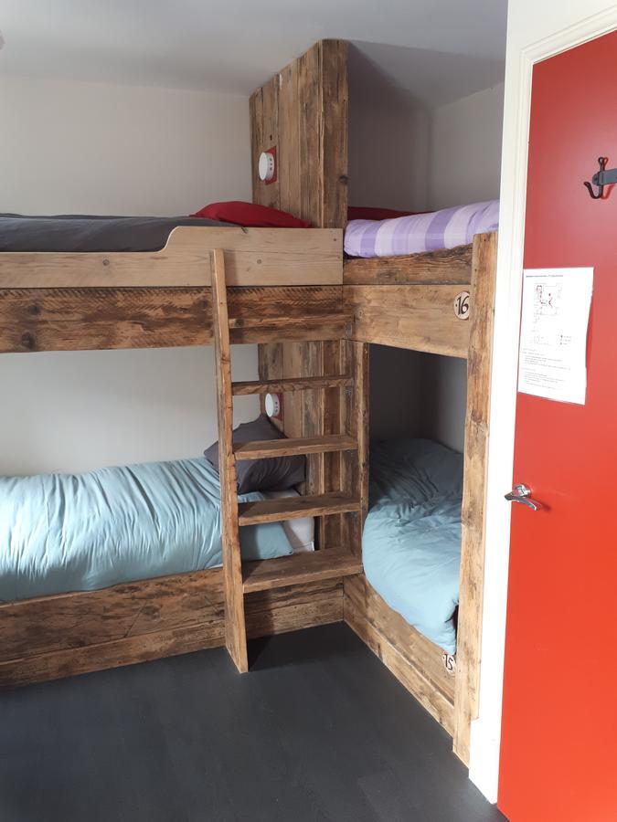 Ty Glyndwr Bunkhouse, Bar And Cafe Hostel Caernarfon Luaran gambar